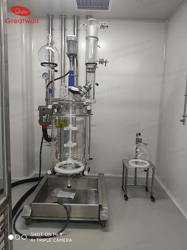 北京某藥企訂購我司100L不銹鋼升降防爆反應釜